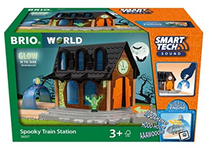 BRIO World 36007 Smart Tech Sound Geisterbahnhof - Leuchtet im Dunkeln und kompatibel mit der Smart Tech Sound Reihe Interaktives Spielzeug empfohlen für Kinder ab 3 Jahren