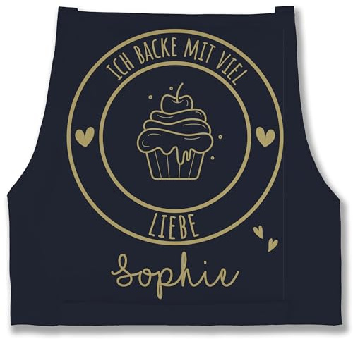Geschenk mit Namen personalisiert by Shirtracer - Schürze - Backschürze - Ich backe mit viel Liebe I Geschenk Hobbybäcker I Geschenk Backen