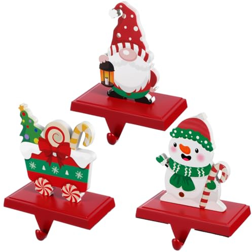 DEARMAMY 3 Weihnachtsstrumpfhalter für Den Kaminsims Rutschfeste Robuste Strumpfhaken Kaminaufhänger mit Schneemann Weihnachtsmann Und Baum aus Holz für Weihnachtsstrümpfe Nikolausstiefel Girlanden