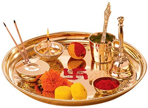 UFS Ultimate Fab Stuff Pooja Thali Ensemble en laiton avec clochette, pot à Roli, porte-encens, petit verre en laiton avec cuillère
