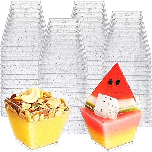 KAHEIGN 100Pzs Mini Tazas de Postre con Purpurina Plateada, 60ml Vasos De Postre Cuadrados De Plástico Copa De Aperitivo Transparente Parfait Tazón Para Servir Reutilizable (5 x 5cm)