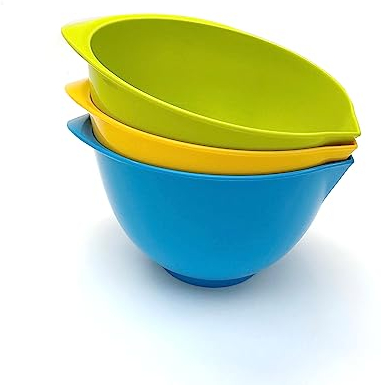 Set di 3 ciotole per impasto con beccuccio e manico, colore verde, giallo e azzurro, splendidamente colorate, design compatto ed ergonomico, impilabili, prodotte nel Regno Unito