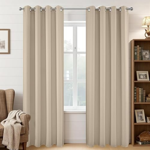 Joydeco Ogenomskinliga gardiner med öljetter i set om 2, 200 x 140 cm (H x B), mörkläggningsgardin, ljusbeige termisk gardin, värmeskydd, öljettgardin för sovrum och vardagsrum