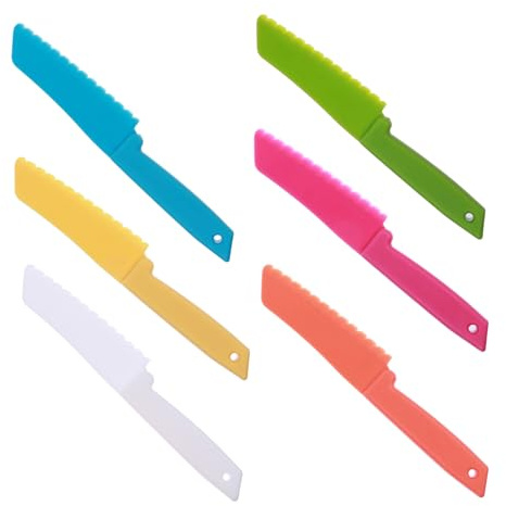 OKUMEYR 6 Couteaux à Gâteau pour Garçon et Filles en Plastique à Dentelure | Coupe-fruits Sécuritaires, Forme Unique, Atmosphère Festive, Lot de 6 Pièces, Usage la Cuisine