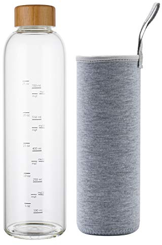 sunkey Trinkflasche Glas 1 Liter Wasserflasche mit Schutzhülle Bambusdeckel Zeitmarkierungen Glasflasche to Go 1000ml (Grau)
