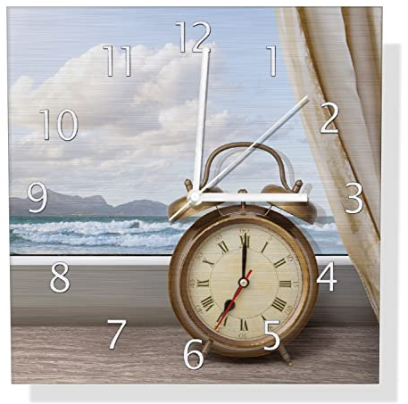Wallario Design Wanduhr Guten Morgen SAGT das Meer - Wecker und Vorhang am Fenster aus Aluverbund, Alu-Uhr Größe 30 x 30 cm, weiße Zeiger mit Metalloptik