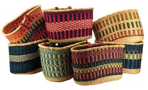 AUBRY GASPARD - Panier à Vélo en Jonc Coloré Tressé Main - Sangle en Cuir Robuste - Motifs Multicolores Aléatoires - Format 40 x 22 x 26 cm - Style Bohème - Vendu à la pièce
