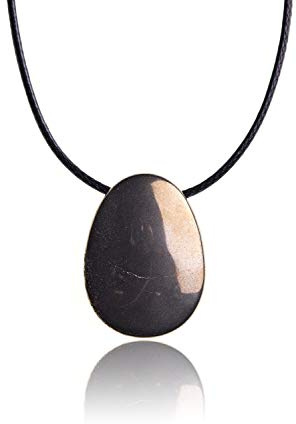 PURAJA Ciondolo in pietra naturale autentica : Pirite | Collana di cristallo con ciondolo a goccia incluso un elegante cordino | Pietra curativa/Portafortuna premium realizzata con minerali