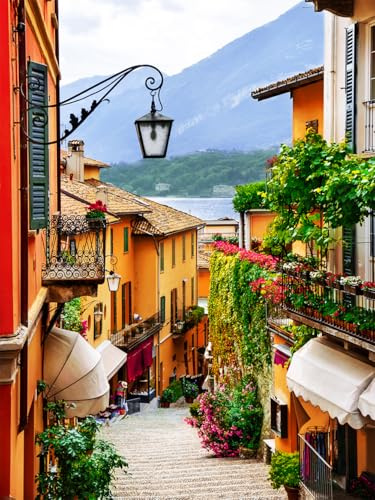 STYLER Leinwandbild Como 60 x 80 cm I Wandbild Leinwand Bild I Wohnzimmer Schlafzimmer Esszimmer I Wanddeko Home Kunstdruck I Italien mediterran Landschaft Italia groß Comer See Stein Häuser