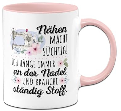 Tassenbrennerei Tasse - Nähen macht süchtig! - Kaffeetasse lustig mit Spruch - Geschenk für nähbegeisterte, Näherin - Geschenkidee für Schneiderin (Rosa)