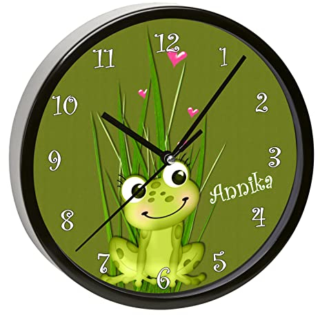 CreaDesign, Wanduhr für Kinderzimmer Frosch-Graß, Kinderuhr schwarz mit Quarz Uhrwerk, personalisiert mit Name, Durchmesser 19,5 cm