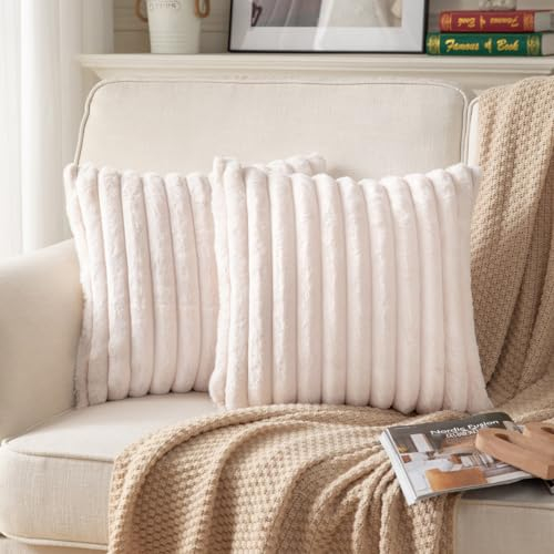 DEELAND Dekorative Kissenbezüge, beidseitig aus Kunstfell gefertigt, flauschig, gestreift, weich, für Sofa und Schlafzimmer, 2 Stück, Beige, 40,64 x 40,64 cm