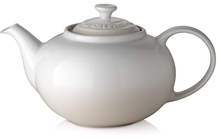 Le Creuset Emaljerad stengods klassisk tekanna, 1,3 liter, serverar 3-4 koppar, maräng, 7070213716000