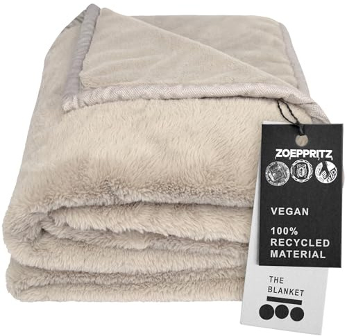 Zoeppritz The Blanket – Extra weiche Decke aus recyceltem Polyester, vegan, beidseitige Felloptik, Allergiker geeignet, Meander Design (Clay, 180x220cm)