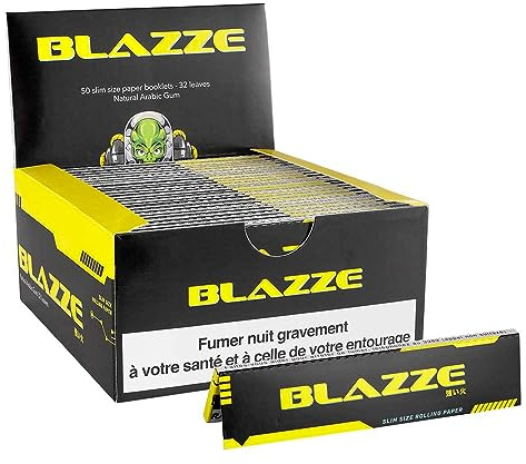 BLAZZE - Feuille à rouler slim - Boite de 50 carnets de 32 feuilles longues de 110 x 44 mm - Feuille signale - Papier à rouler ultra fin de qualité supérieure - Grammage 13g/m2