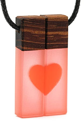treeforce Herz Pärchen Ketten rot - Handgemachter Schmuck aus Holz und Epoxidharz (Resin) für Freunde und Pärchen - Halskette, Schlüsselanhänger oder Auto- Anhänger 3in1 DIY Schmuck