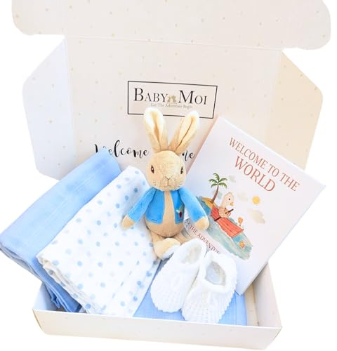 Baby Moi BMg52sb Baby-Geschenkbox, 5-teiliges Geschenk für Neugeborene, Peter Set, Babysocken, Spielzeug, 2 Mullwindeln, Babyparty, Geschenk für werdende Mütter (Junge)