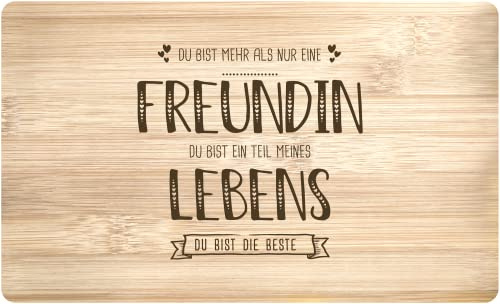 Tassenbrennerei Frühstücksbrettchen mit Spruch - Du bist mehr als nur eine Freundin - Echtholz Made in Germany - Geschenk für Beste Freundin