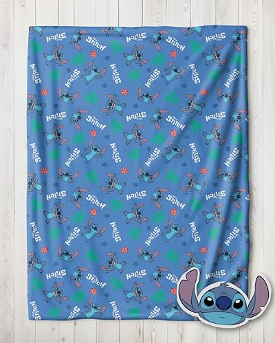 MTOnlinehandel Stitch Kuscheldecke 120x150 cm, Geschenkidee Fleece Set, 2 teilig - Kissen und Flauschdecke, Wohndecke, Fleece-Decke, Sofadecke, Lilo & Stitch Geschenk Fanartikel - Stitch Sachen