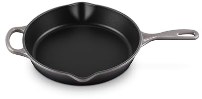 LE CREUSET Signature Hohe Brat- und Servierpfanne aus Gusseisen, für alle Herdarten und Backöfen, 26 cm, 2 Liter, Flint, 20187264440422