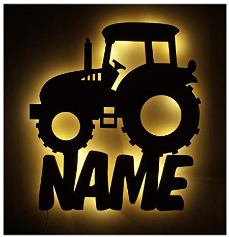 Namofactur personalisiertes Traktor-Nachtlicht aus Holz mit LED für Kinder | Mit Wunschname, batteriebetrieben und zum Aufhängen – auch als Türschild oder persönliche Traktor-Deko nutzbar.