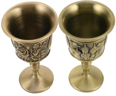 Cabilock 2 Pièces Verres à Liqueur Métal Vintage Calices Gravés Motif Fleur et Château Design Haut de Tige Confortable pour Cérémonies Religieuses et Décorations Festives