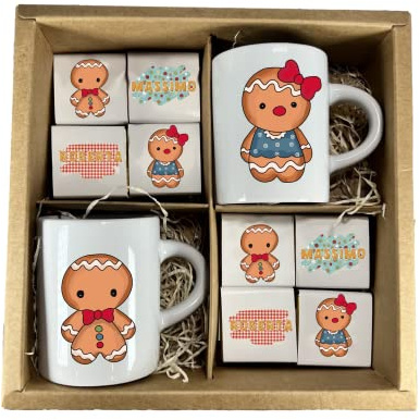 Generico Set 2 Tazzine da Caffè Espresso Natalizie Personalizzate con 24 Cioccolatini – Scatola Regalo di Natale con Disegno e Nomi – Idea Regalo Originale per Coppia o Famiglia