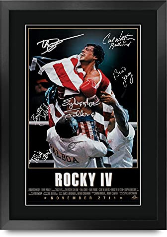 HWC Trading Rocky IV The Cast Rocky 4 Sylvester Stallone Dolph Lundgren Gifts - Póster impreso con autógrafo para los fans de la película - Marco A3