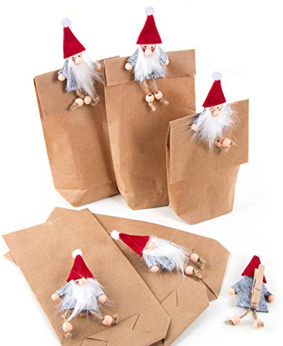 Logbuch-Verlag 6 kleine Wichtel Geschenk Beutel für Kinder + Erwachsene – weihnachtliche Geschenkbeutel natur braun Papier mit roten Wichtelfiguren KLAMMERN als Verpackung 10,5 x 22 x 4 cm