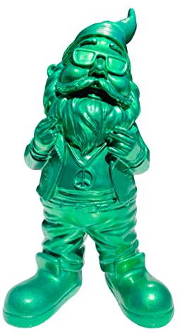 SEWAS Gartenzwerg, Rocker mit Peace Kette, Green Edition, Grün mit Glitzereffekt, handbemalt und wetterfest aus hochwertigem Kunstharz, Dekofigur