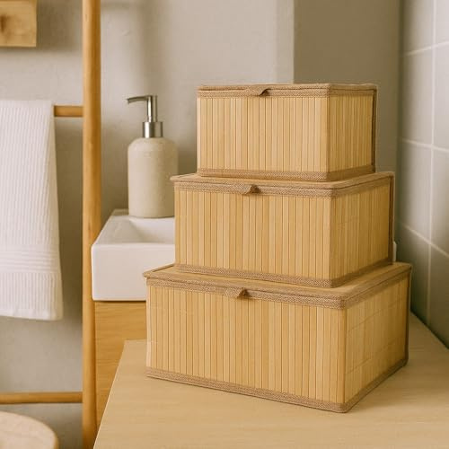 BOXIMO Bambuskorb-Set TILVA – 3 verschließbare Aufbewahrungskörbe mit Deckel – stapelbare Aufbewahrungsboxen aus Bambus für Bad, Küche & Wohnzimmer