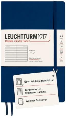 LEUCHTTURM1917 362840 Notizbuch Medium (A5), Softcover, 123 nummerierte Seiten, Marine, Liniert | 123 nummerierte Seiten, Inhaltsverzeichnis, 2 Lesebändchen, Falttasche, Verschlussgummi, Fadenheftung