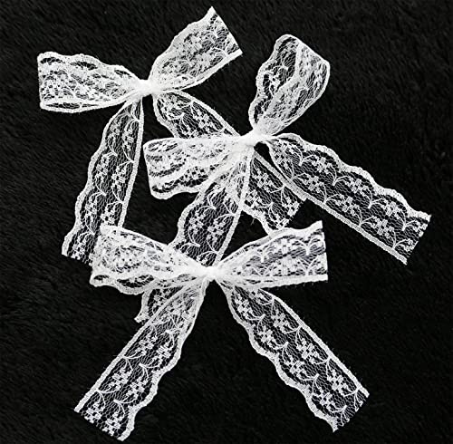 Duories 100 Stück Weiß Spitzenschleife Dekoschleife Fertigschleife,Vintage Spitze Schleifen Geschenkschleifen für DIY Hochzeit Deko Weihnachten Party Geburtstag Geschenk Scrapbooking Haarschmuck