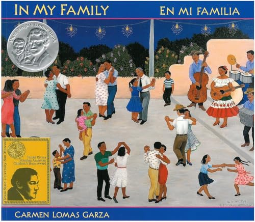 Library Book: In My Family/En mi familia (Family Pictures)