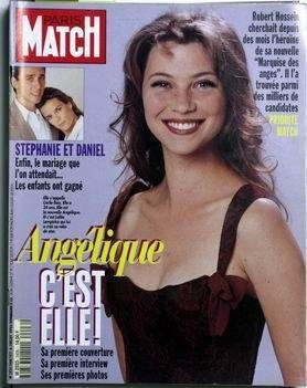 PARIS MATCH N° 2406 du 06-07-1995 ROBERT HOSSEIN A TROUVEE SON HERO+¼NE POUR - MARQUISE DES ANGES - CECILE BOIS. STEPHANIE ET DANIEL. Bosnie les hEros du pont reconquis CEcile Bois AngElique Dieu existe et c'est la science qui nous a rapprochEs Franco Zeffirelli Gilbert Mitterrand mariage L'antigang frappe Le destin brisE de Peter Towsend Paola Aldobrandini Robert Hossein : ma nouvelle AngElique Rolling stones StEphanie de Monaco et Daniel Ducruet