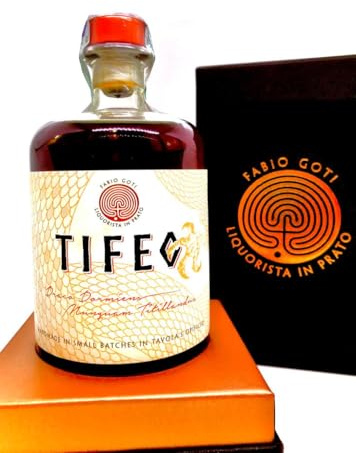 Amaro Tifeo Nunquam - Amaro artigianale Opificio Nunquam - Invecchiato e composto da un blend di liquori storici come China, Kola e Rabarbaro. Ml.700 - Confezione regalo con astuccio