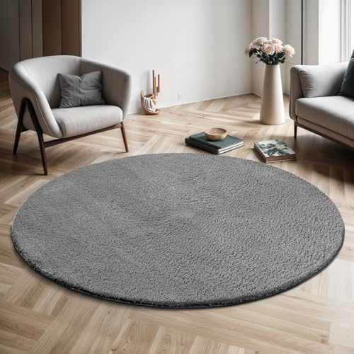 the carpet Relax Moderner Flauschiger Kurzflor Teppich, Anti-Rutsch Unterseite, Waschbar bis 30 Grad, Super Soft, Felloptik, Anthrazit, 120 cm Rund
