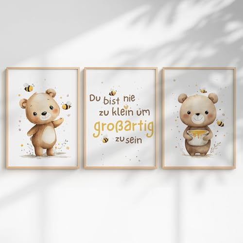 Generisch Kinderzimmer Poster 3er Set – Babyzimmer Wandbilder mit liebevollem Spruch und Tiermotiven (Bär & Biene - Du bist nie zu klein um großartig zu sein, A3 - Ohne Rahmen)