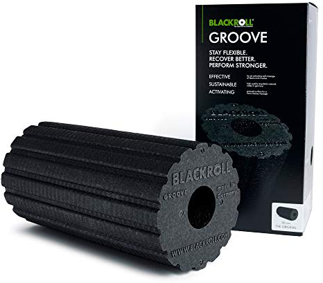 BLACKROLL® GROOVE Faszienrolle (30 cm x 15 cm), Fitness-Rolle mit strukturierter Oberfläche für verstärkten Massageeffekt, Massagerolle für Faszientraining, mittlere Härte, Made in Germany, Schwarz
