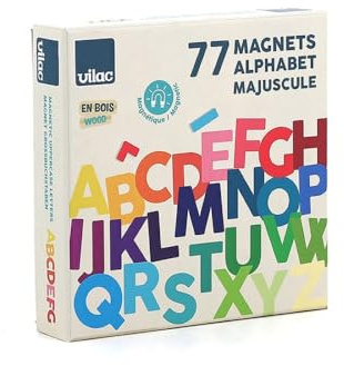 Magnete Alphabet Großbuchstaben 77 Teile aus Holz für Kinder ab 3 Jahren | Bunte Magnetbuchstaben -spielerisches Erlernen des Schreibens -nutzbar auf Tafel oder Kühlschrank -clevere Geschenkidee