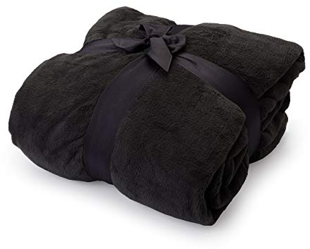 Lumaland Kuscheldecke 150x180cm mit Ärmeln & Fußtasche aus 100% Coral Fleece | Warme & atmungsaktive Sofadecke aus besonders weichen Fasern, inkl. Tasche für Handy oder Fernbedienung [Schwarz]