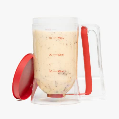 Westmark Teigportionierer - Crêpes Maker mit Deckel & Skala - 900ml Volumen - ideal auch für Muffins & Waffeln - glasklarer Kunststoff - kein Teigschaber mehr nötig (rot)