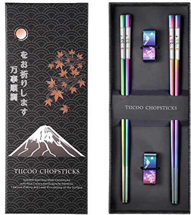 TIICOO Edelstahl-Essstäbchen, 2 Paar, Titan 18/8, Spülmaschinenfest, Leicht, Metall, Halter, Japanisches Geschenkset (Regenbogen), Wiederverwendbar