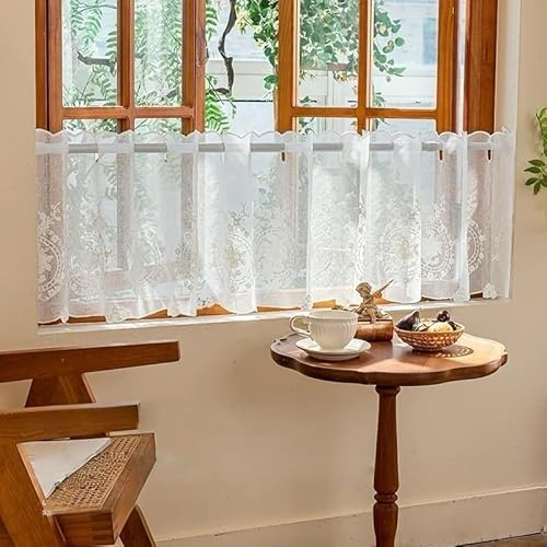 Devola Romantische Kurzgardine Scheibengardine mit Blumenstickerei Küchengardine Halbdurchsichtig Gardinen Französischer Landhausstil Kurzstore mit Lochleiste HxB 85x180cm Weiß 1 Stück