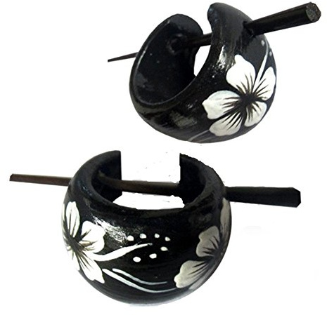 Chic-Net Hawaï cerceau de bois de fleur boucles d'oreilles broches boucles d'oreilles Boucles d'oreilles en bois Pin Pin Corne main noir et blanc peint 16 mm