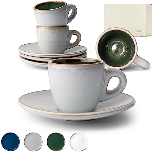 KIVY Espressotassen Set [4 x 75ml] - Handgefertigt aus dickwandigem Steingut Tasse - Grüne Espresso Tassen Set mit Untertasse - Espressotassen dickwandig italienisch - Espressotasse - Mokkatassen