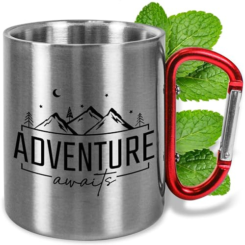 Edelstahl-Tasse mit Karabiner ca. 330ml „Adventure awaits“ – Metall-Becher als Geschenk für Kletterer Bergliebhaber Männer & Frauen - Outdoor Camping (Adventure awaits)