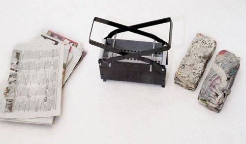 Briquette / Log Maker(613) Turn newspapers into fuel ideal for bbq, open fires.