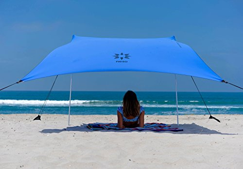 Neso-tält strandtält med sandankare, bärbar solskärm i baldakin – 2,1 m x 2,1 m – patenterade förstärkta hörn (Periwinkle blå)