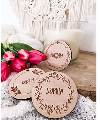 AWASG Personalisierter Geschenkanhänger aus Holz | Motiv Blumen-Kranz mit Namen | Holz-Anhänger für Geschenke Blumenkranz Azalea